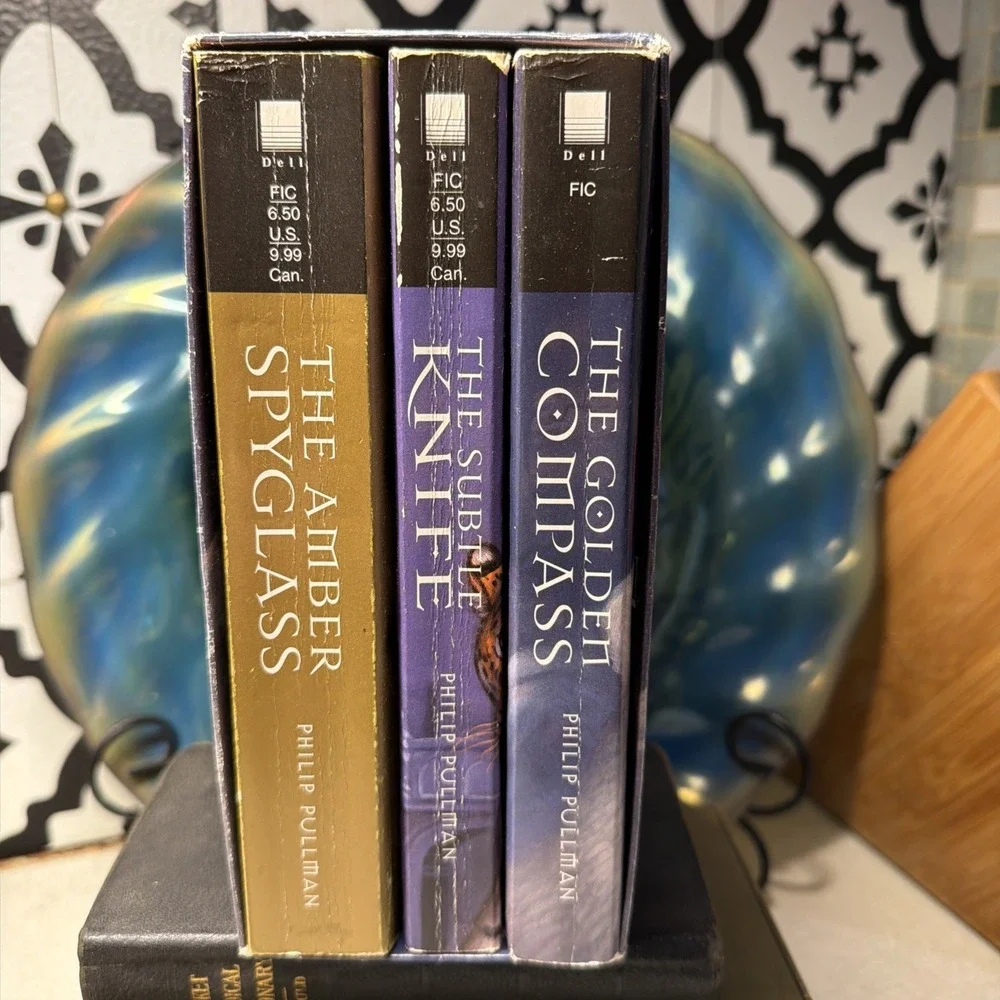 His Dark Materials Boxed Set Philip Pullman - The Golden Compass